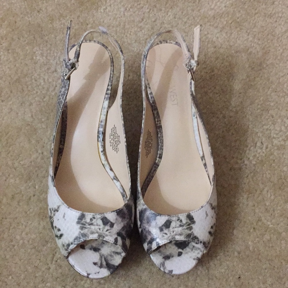 EUC Nine West snake print 3” heel Sz 6 1/2.